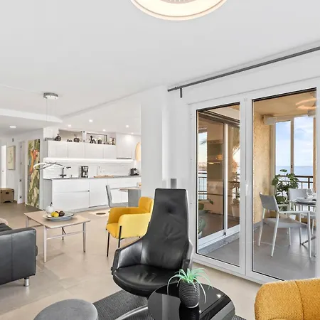 Sea View And Luxury On The شقة *