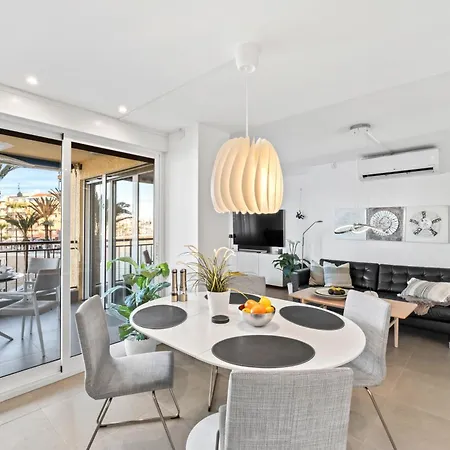Sea View And Luxury On The * تورّيفيِخا